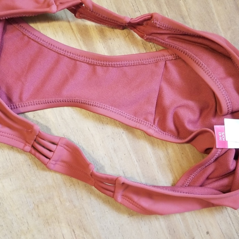 Swimsuit - Picture 3 of 4